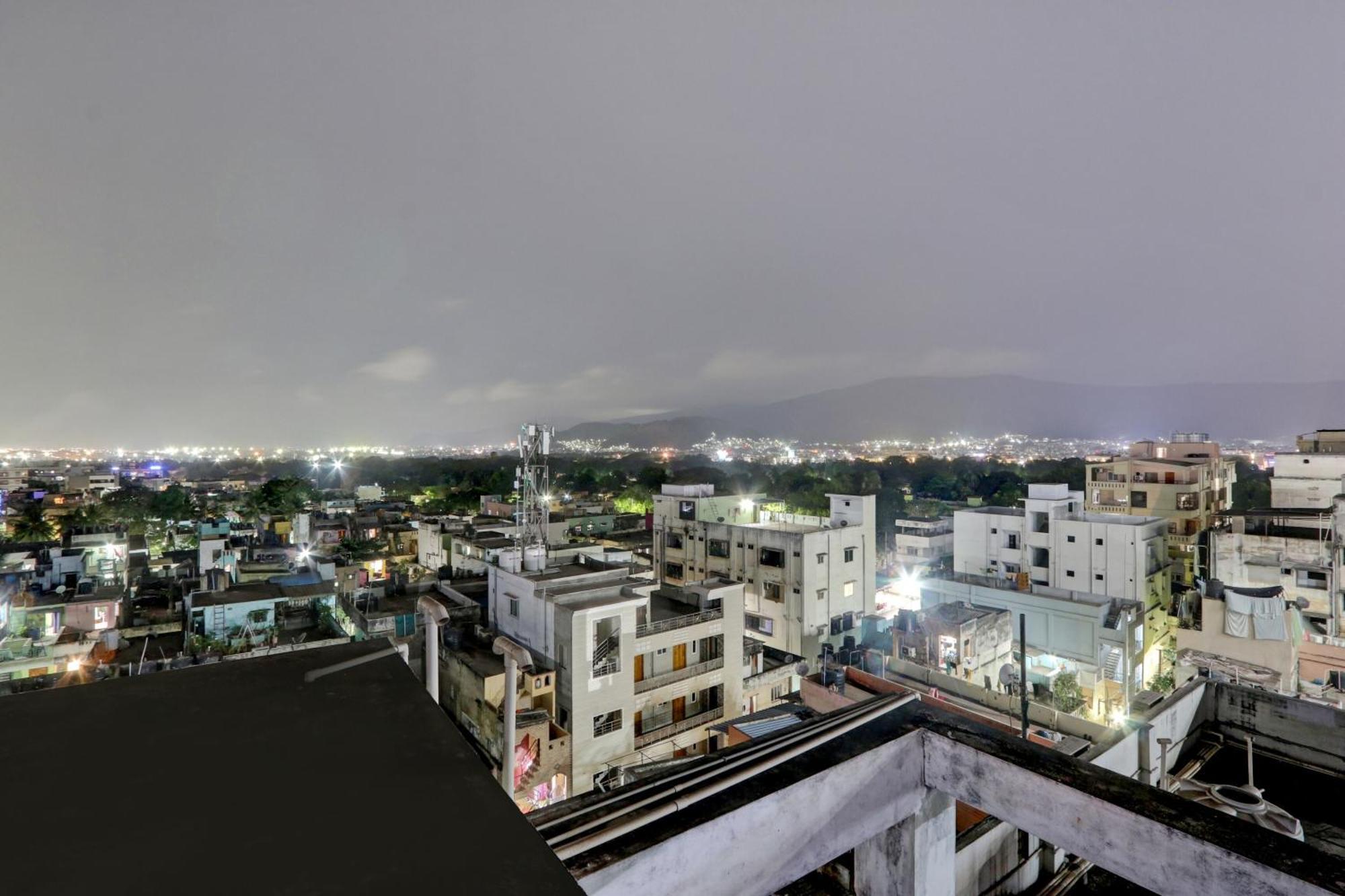 Super Townhouse Daba Garden Road Visakhapatnam Exterior foto